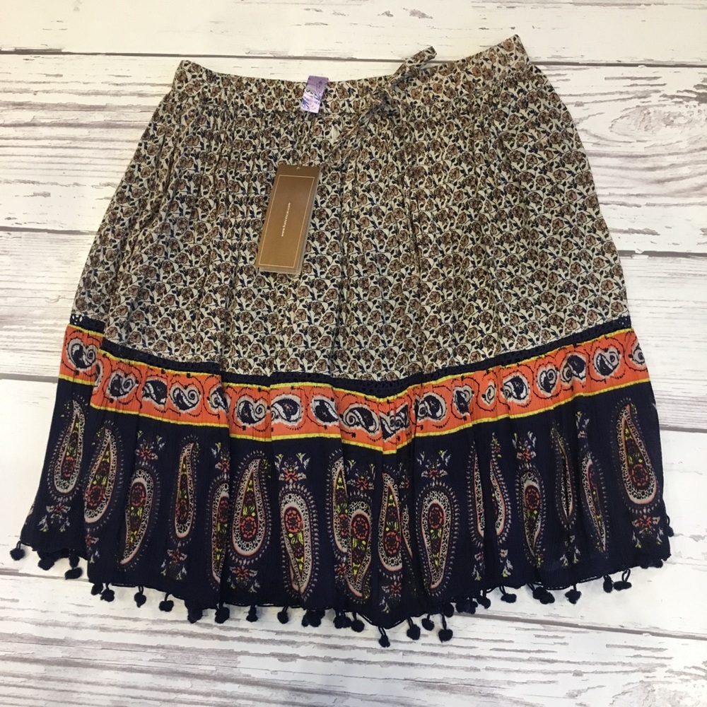 Alya Francesca’s skirt